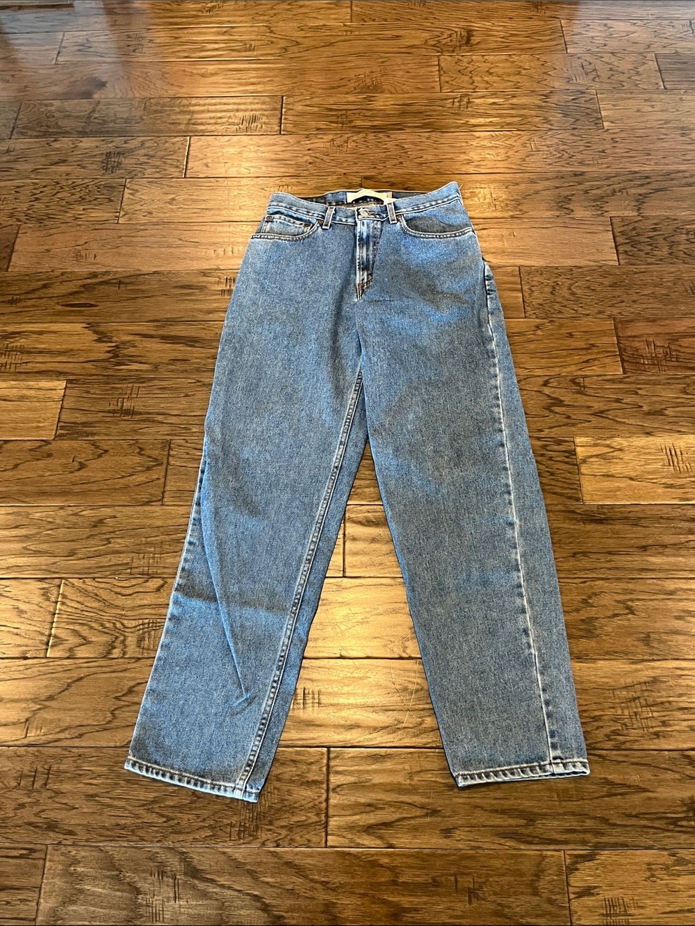 Vintage Levi’s 560 Comfort Fit Straight Leg Size 31 x 34